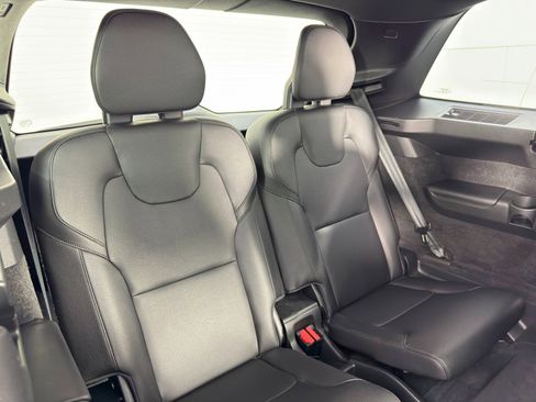 Used 2020 Volvo XC90 T6 Momentum image 39