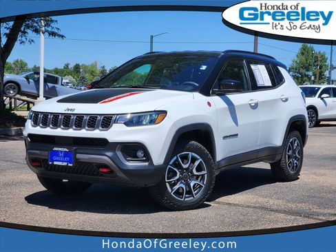 Used 2025 Jeep Compass Trailhawk AWD/4WD image 1