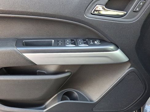 Used 2022 Chevrolet Colorado LT w/ LT Convenience Package image 12