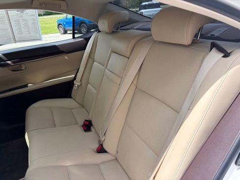 Used 2016 Lexus ES 350 w/ Premium Package w/Wood Trim FWD image 17