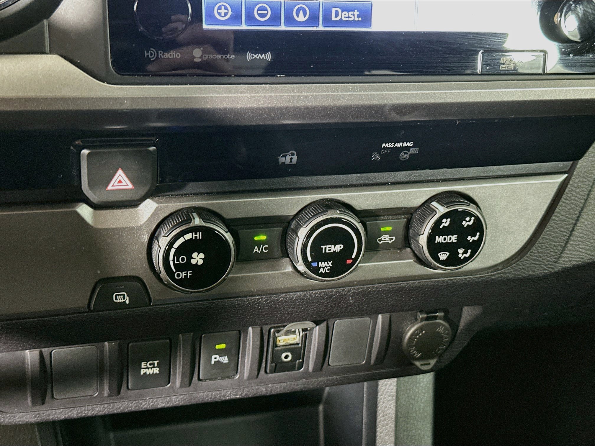 Used 2018 Toyota Tacoma SR5 RWD image 23