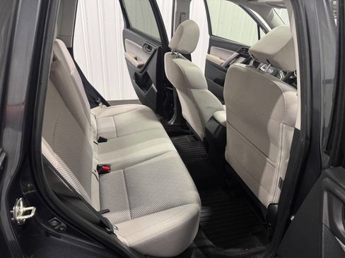 Used 2017 Subaru Forester 2.5i Premium w/ Protection Package #1 AWD/4WD image 21
