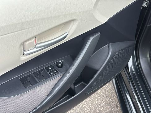 Used 2021 Toyota Corolla LE image 14