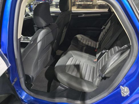 Used 2017 Ford Fusion SE image 27
