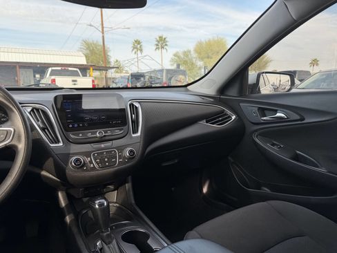 Used 2019 Chevrolet Malibu LT image 21