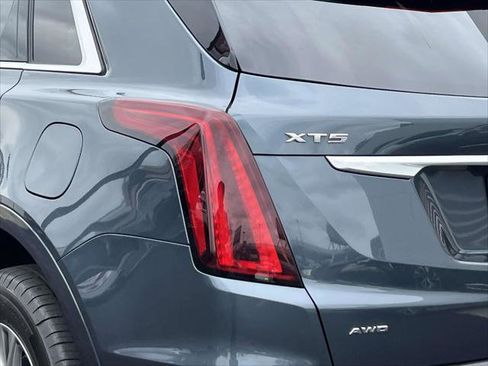 Used 2021 Cadillac XT5 Premium Luxury AWD/4WD image 13