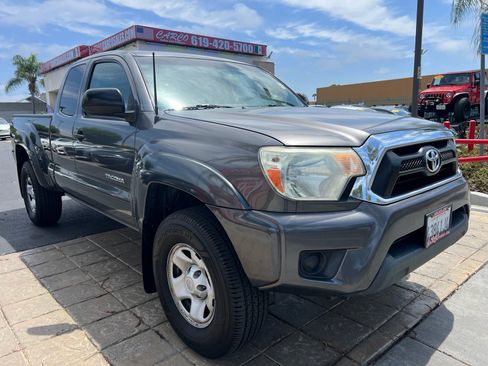 Used 2012 Toyota Tacoma PreRunner w/ SR5 Pkg RWD image 1
