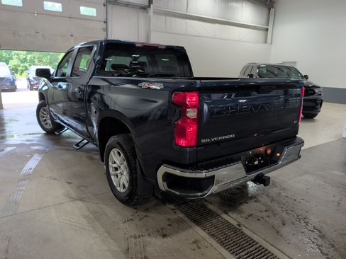 Used 2021 Chevrolet Silverado 1500 LT AWD/4WD image 4