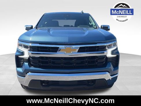 Used 2024 Chevrolet Silverado 1500 LT AWD/4WD image 2