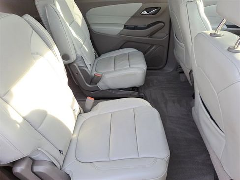 Used 2018 Chevrolet Traverse Premier image 29