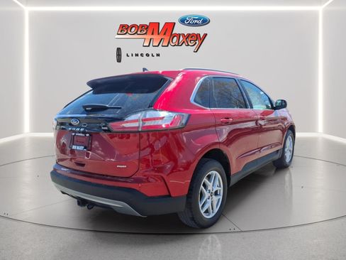 Used 2024 Ford Edge SEL w/ Convenience Package AWD/4WD image 4