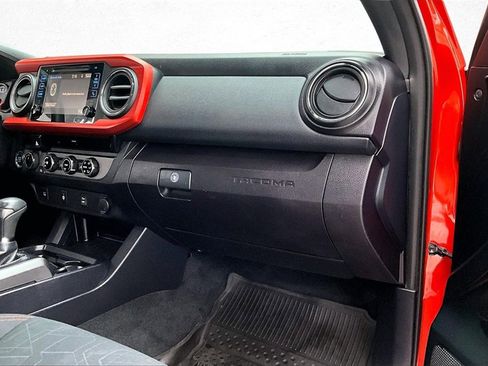 Used 2017 Toyota Tacoma TRD Off-Road image 25