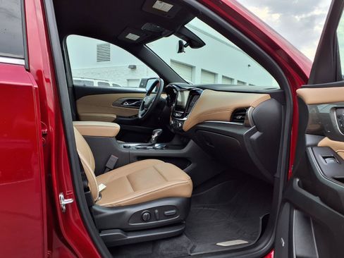 Used 2023 Chevrolet Traverse Premier AWD/4WD image 29