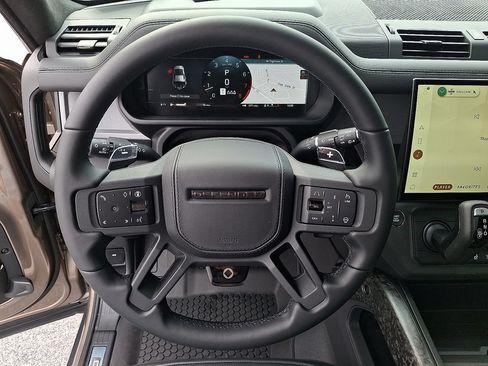 New 2026 Land Rover Defender 110 AWD/4WD image 11