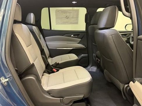 New 2026 Chevrolet Traverse LT w/ Sun and Wheel Package FWD image 18