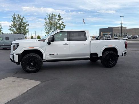Used 2024 GMC Sierra 3500 AT4 w/ AT4 Premium Plus Package AWD/4WD image 11
