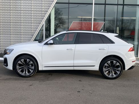 Used 2025 Audi Q8 Premium Plus w/ Premium Plus Package image 2
