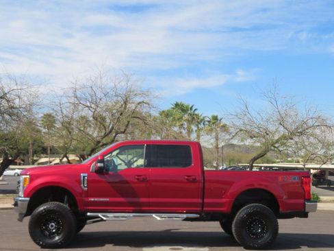 Used 2017 Ford F250 Lariat w/ Lariat Value Package image 2
