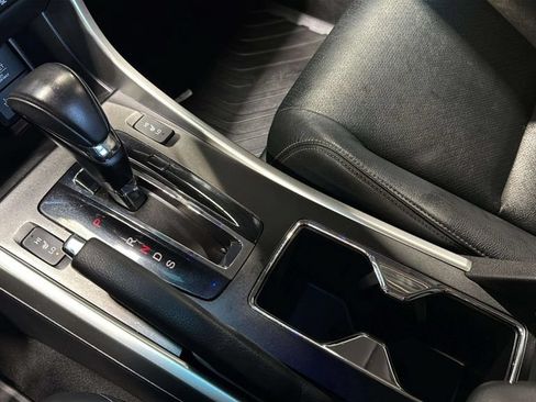 Used 2013 Honda Accord Touring image 25