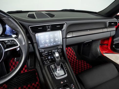 Used 2019 Porsche 911 Carrera S image 13