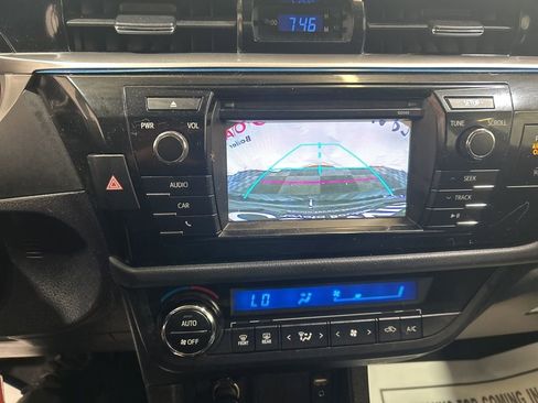 Used 2015 Toyota Corolla S image 28