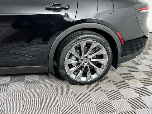 Used 2023 Toyota Crown Limited image 32