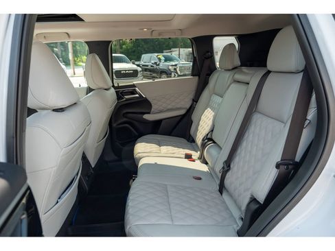 Used 2024 Mitsubishi Outlander SEL AWD/4WD image 13