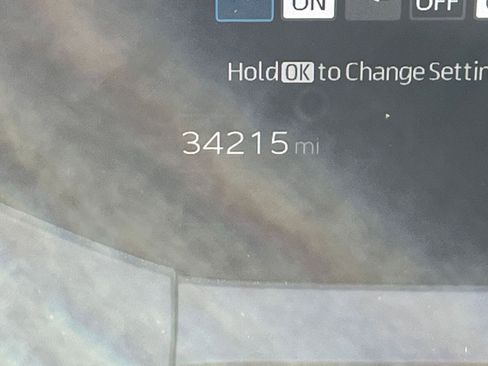 Used 2025 Toyota Prius LE image 39