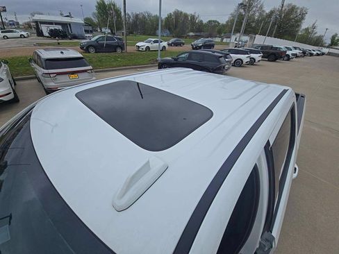 Used 2021 GMC Sierra 1500 AT4 w/ AT4 Premium Package AWD/4WD image 6