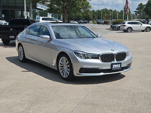 Used 2019 BMW 740i w/ Cold Weather Package RWD image 3