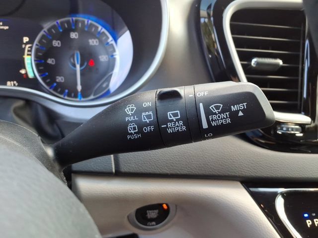 Certified 2024 Chrysler Pacifica Touring-L FWD image 21