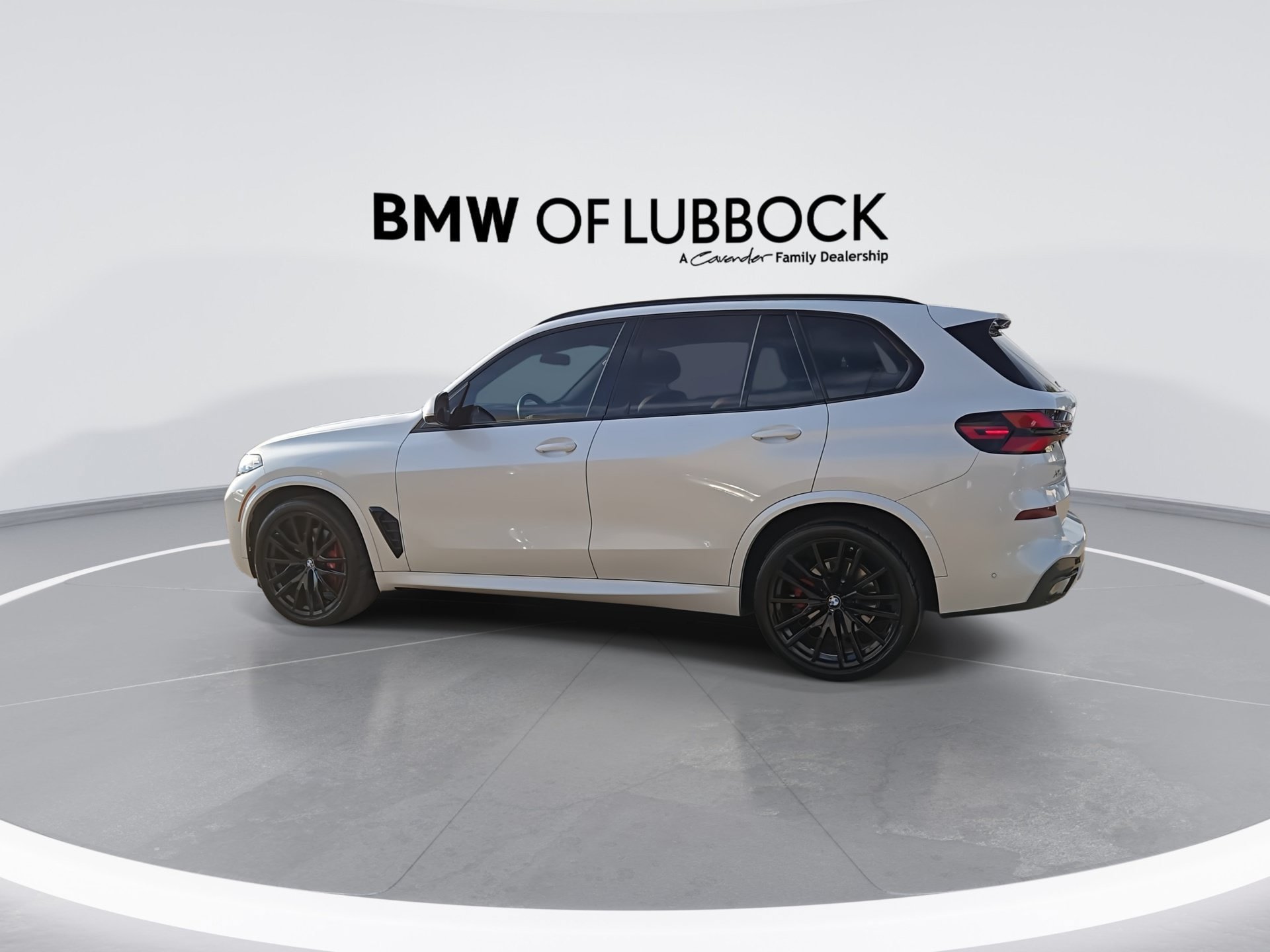 Used 2024 BMW X5 xDrive40i w/ M Sport Package AWD/4WD image 7
