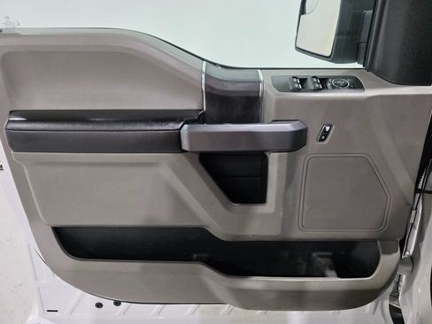 Used 2019 Ford F150 XLT image 18