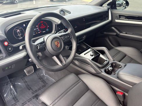 Used 2026 Porsche Cayenne S AWD/4WD image 10