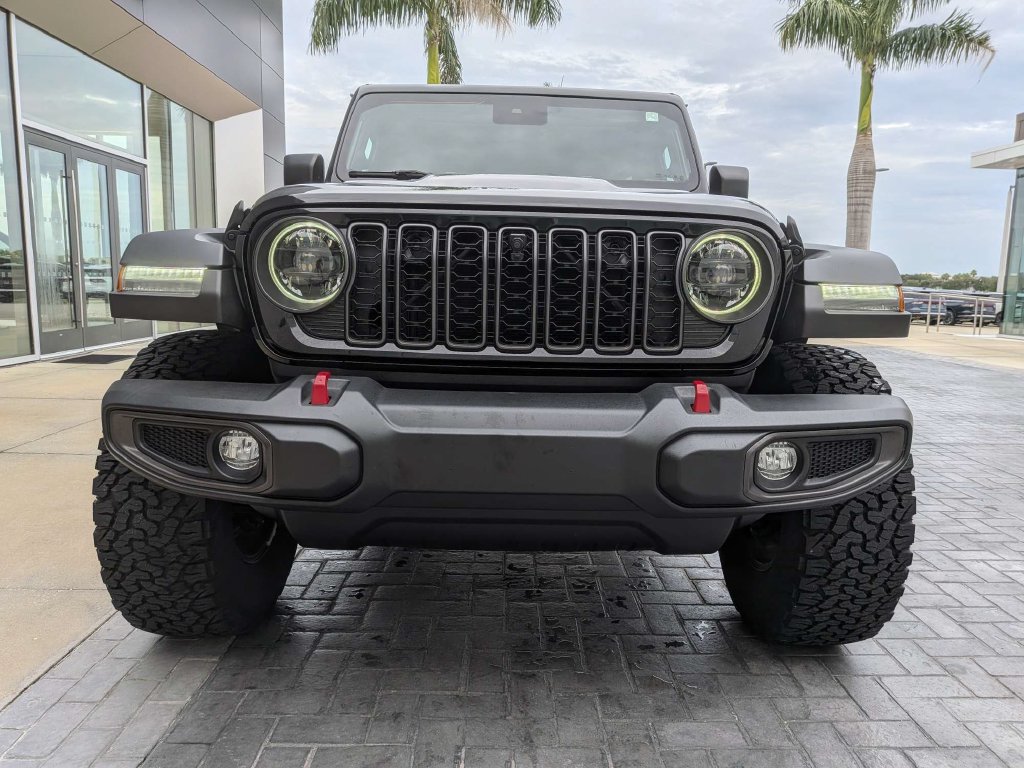Used 2024 Jeep Wrangler Unlimited Rubicon w/ XTREMEE 35" Tire Package AWD/4WD image 8