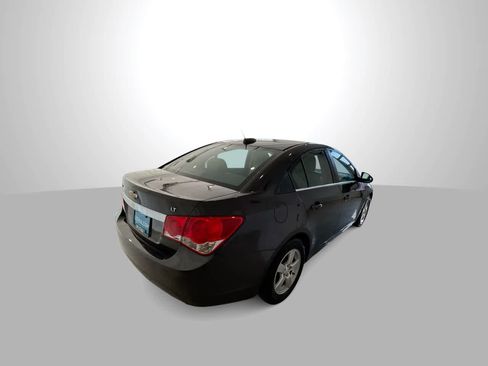 Used 2016 Chevrolet Cruze LT w/ Technology Package FWD image 8