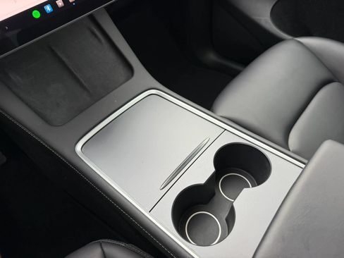 Used 2023 Tesla Model Y Long Range AWD/4WD image 26