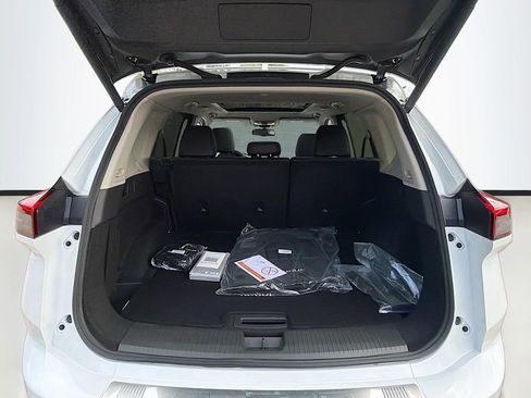 New 2026 Nissan Rogue Platinum image 28