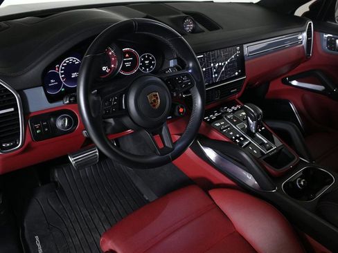 Certified 2023 Porsche Cayenne Turbo GT image 4