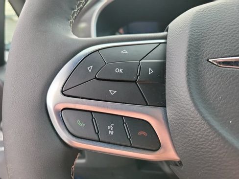 Used 2026 Chrysler Pacifica Select FWD image 27