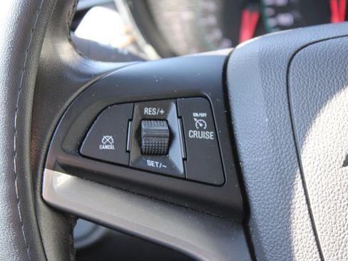 Used 2019 Chevrolet Trax LT w/ LT Convenience Package FWD image 24