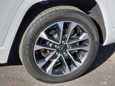 Certified 2022 Jeep Grand Cherokee L Overland image 12