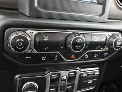 Used 2020 Jeep Wrangler Unlimited Sport S image 23