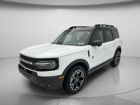 Used 2025 Ford Bronco Sport Outer Banks w/ Outer Banks Tech Package+ AWD/4WD image 3