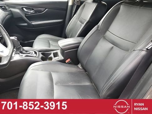 Used 2018 Nissan Rogue SL w/ Premium Package AWD/4WD image 9