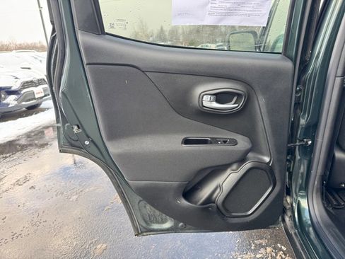 Used 2021 Jeep Renegade Sport image 26