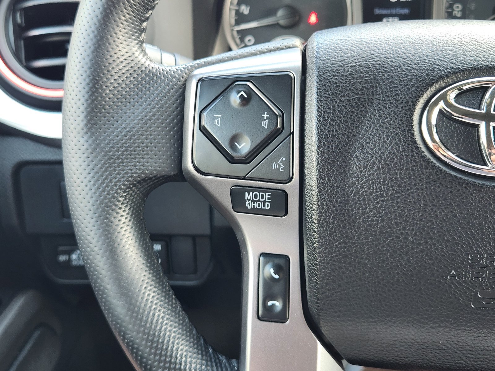 Used 2021 Toyota Tacoma Limited AWD/4WD image 33