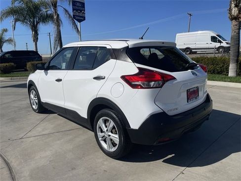 Used 2020 Nissan Kicks S image 6