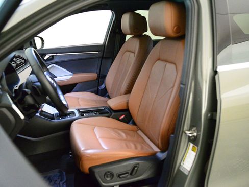 Certified 2023 Audi Q3 2.0T Premium w/ Convenience Package image 5