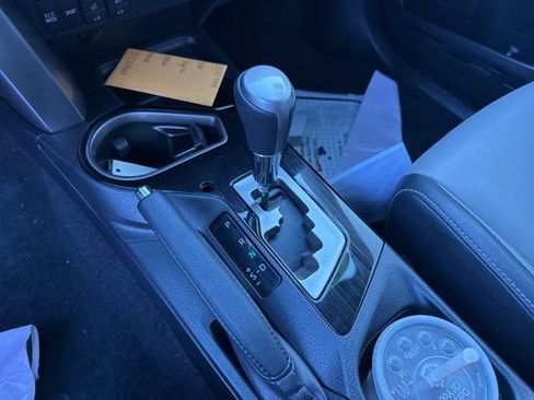 Used 2018 Toyota RAV4 Limited image 13